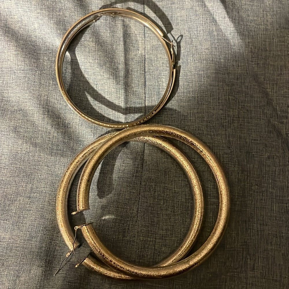 Earrings Silver Hoops “there it is” 2pr
